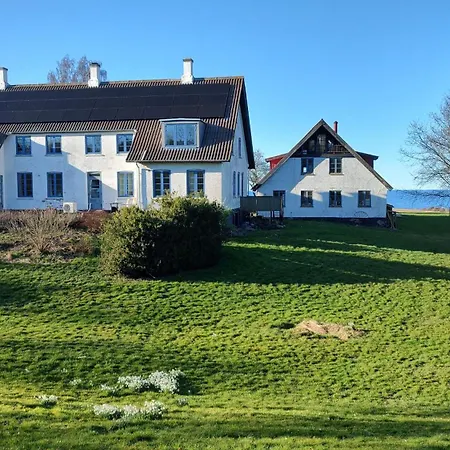 Ornholm - Fin Med Havsutsikt Lägenhet *